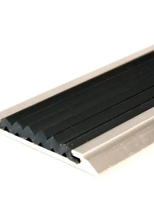 Voordeelprijs Černá hliníková schodová lišta s protiskluzovým páskem FLOMA Antislip - délka 100 cm, šířka 5,3 cm, výška 0,6 cm