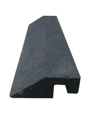 Lage Kosten Černý plastový nájezd "nad" pro plastové zátěžové podlahové desky - délka 40 cm, šířka 10 cm, výška 4,3 cm