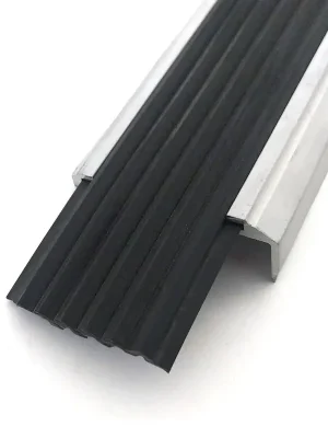 Exclusieve Aanbieding Černá gumová podlahová protiskluzová páska (metráž) do schodových lišt a hran Antislip FLOMA - šířka 4 cm, výška 0,5 cm
