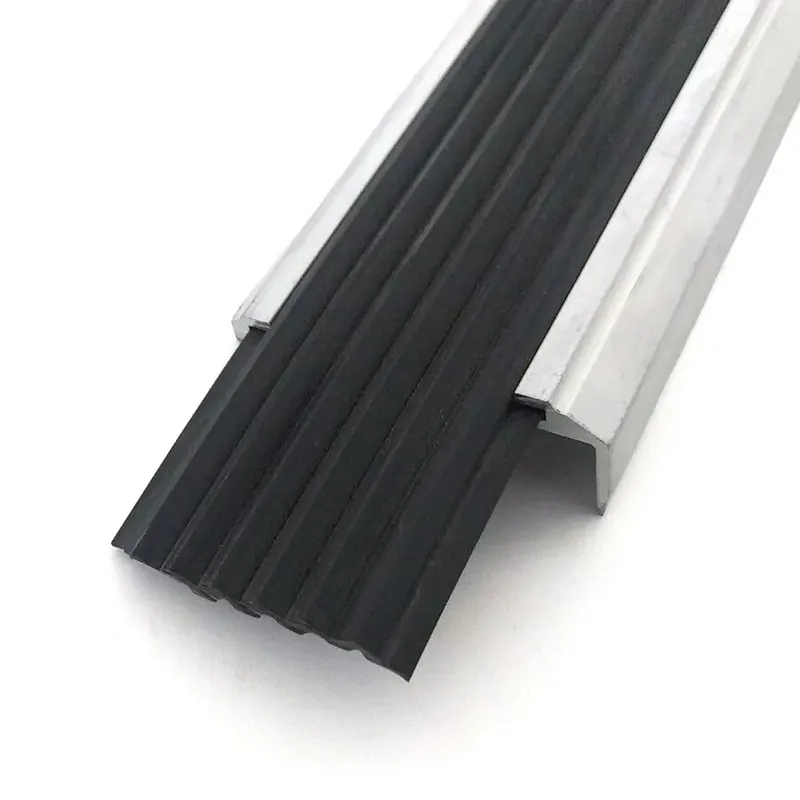 Exclusieve Aanbieding Černá gumová podlahová protiskluzová páska (metráž) do schodových lišt a hran Antislip FLOMA - šířka 4 cm, výška 0,5 cm