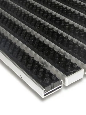 Beperkt Aanbod Černá hliníková kartáčová venkovní vstupní rohož FLOMA Alu Super (Cfl-S2) - délka 1 cm, šířka 1 cm, výška 1,7 cm