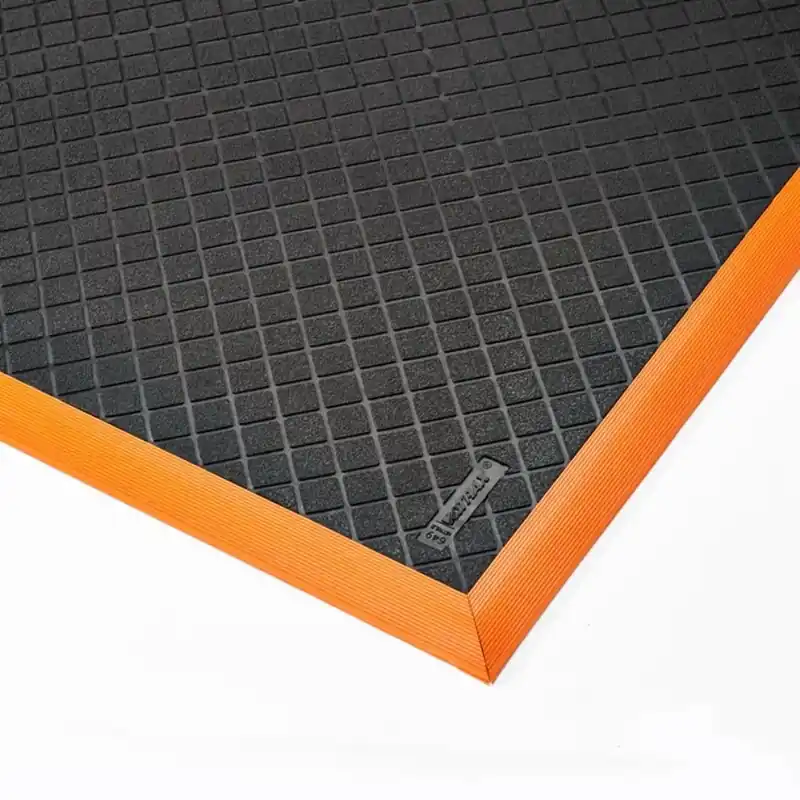 Černo-oranžová extra odolná olejivzdorná rohož Safety Stance Solid - délka 97 cm, šířka 163 cm, výška 2 cm Koop Online