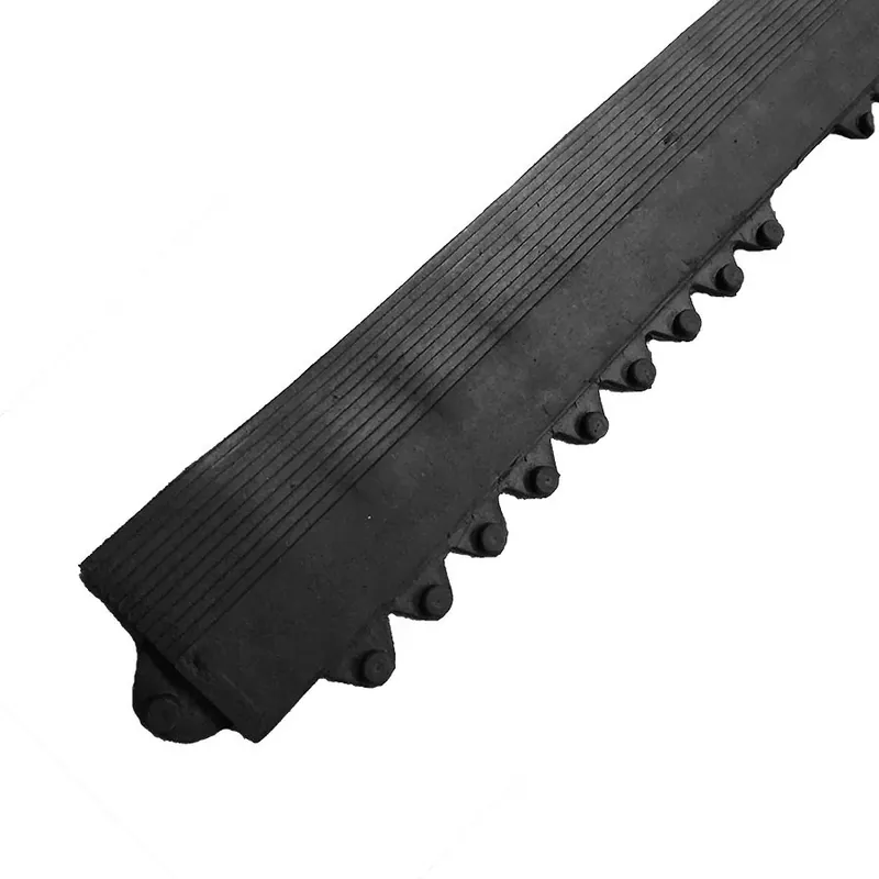 Černá gumová náběhová hrana "samec" pro rohože Diamond Plate Tile FLOMA - délka 98,5 cm, šířka 7,5 cm Tijdelijk Beschikbaar
