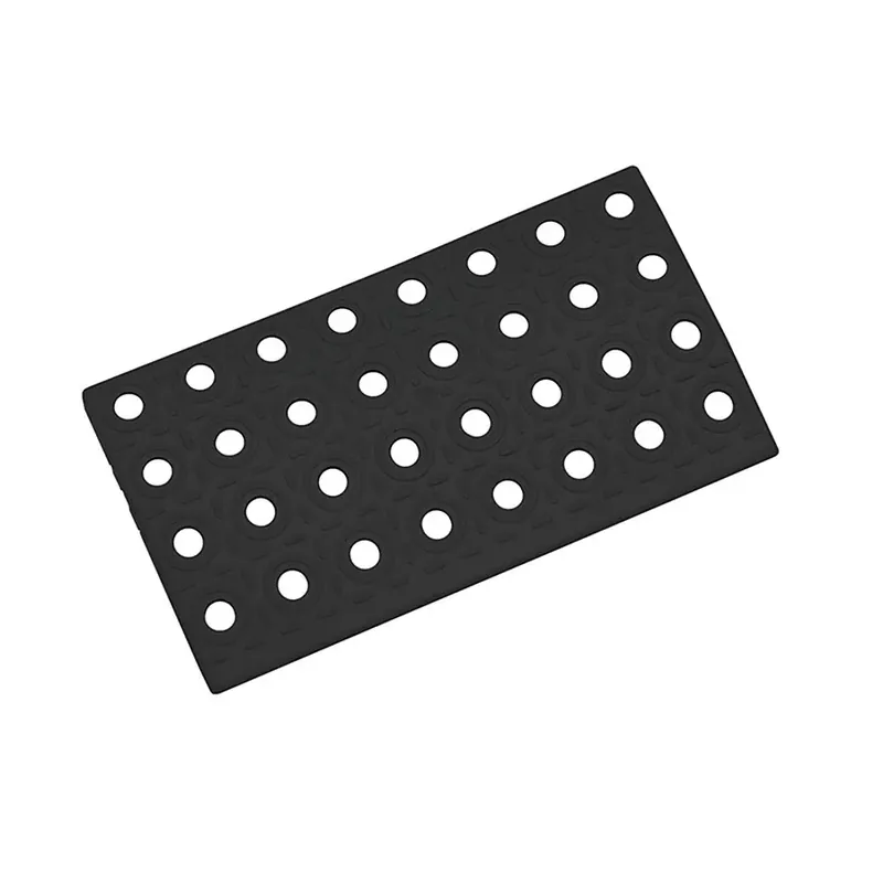 Černý plastový nájezd AvaTile AT-HRD - délka 25 cm, šířka 13,7 cm, výška 1,6 cm Op = Op