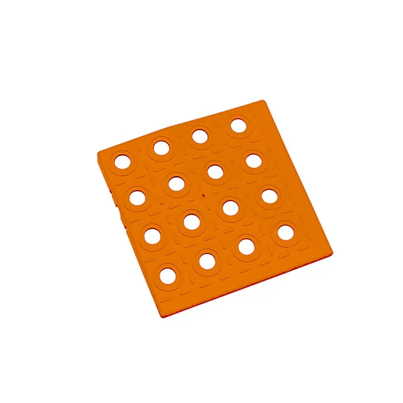 Oranžový plastový (PE) rohový nájezd AvaTile AT-STD - délka 13,7 cm, šířka 13,7 cm, výška 1,6 cm Weekendaanbieding