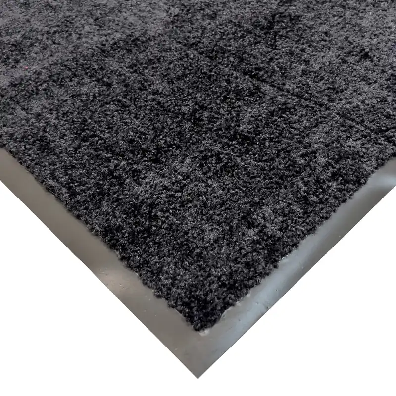 Černá pratelná vstupní rohož (lem - 2 strany) (metráž) FLOMA TW33 - délka 1 cm, šířka 135 cm, výška 0,8 cm Must-Have
