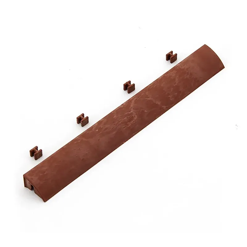 Hnědý plastový nájezd pro terasovou dlažbu Linea Easy (plástev) - délka 39 cm, šířka 4,5 cm, výška 2,5 cm Gratis Retour