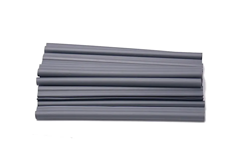 Šedý plastový plotový úchyt - délka 19 cm Weekendaanbieding