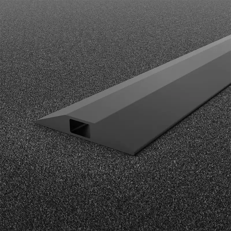 Černý plastový kabelový most (1x8x14) - délka 300 cm, šířka 6,8 cm, výška 1,1 cm Favoriet