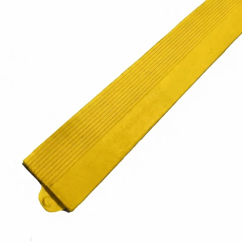 Gecertificeerd Žlutá gumová náběhová hrana "samice" pro rohože Solid Top Tile FLOMA - délka 98,5 cm, šířka 7,5 cm