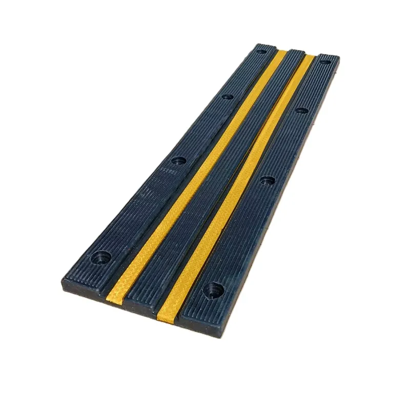 Černo-žlutá gumová ochrana zdí, stěn - délka 100 cm, šířka 25 cm, tloušťka 4 cm Tijdelijk Beschikbaar