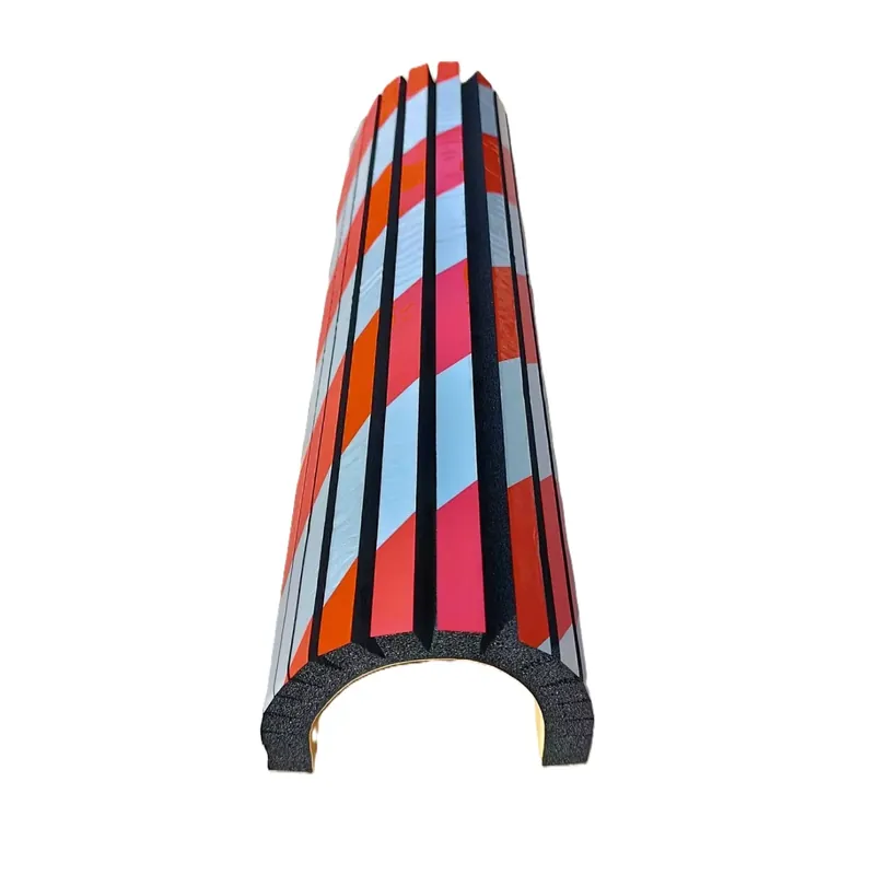 Červeno-bílá pěnová ochrana sloupů - délka 44 cm, šířka 25 cm, tloušťka 2 cm Veilige Betaling